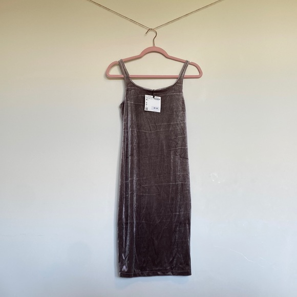 Zara Velvet Bodycon Dress - Picture 1 of 3
